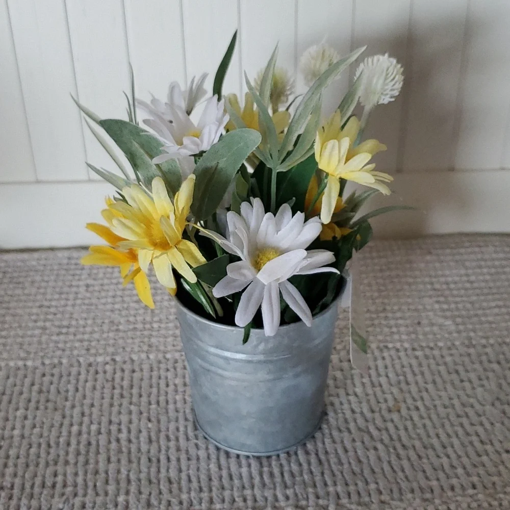 SPRING FLORAL DECOR